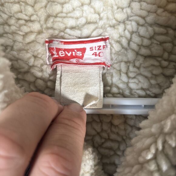 Vintage Levi’s Type 3 Trucker Jacket Sherpa Lined Distressed Size 40 Grunge - Picture 11 of 16